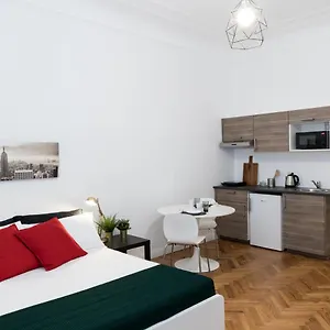 4-design-apartments-near-milan-central-station.italymilanhotels.net/